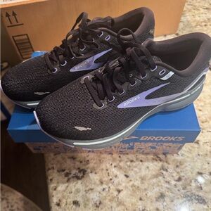 Brooks Black and Lavender Athletic Shoes
